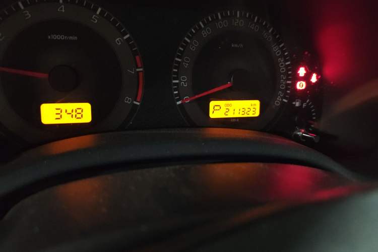 Used Toyota Corolla 2011 1.8L CVT GL-i Odometer Close Up
