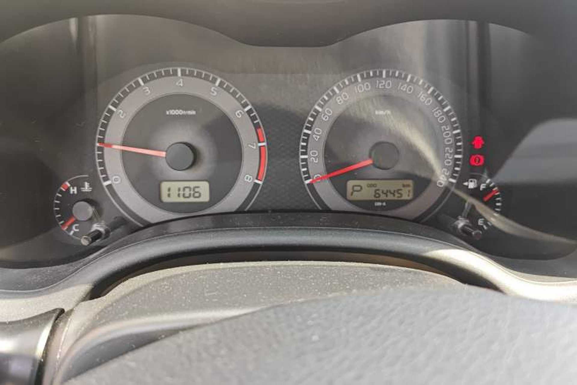 Used Toyota Corolla 2011 1.8L CVT GL-i Odometer Close Up