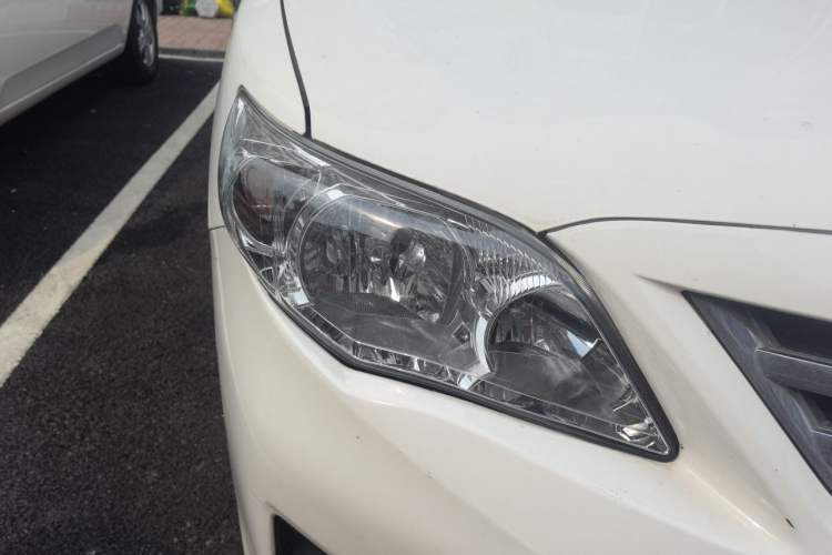 Used Toyota Corolla 2011 1.8L CVT GL-i Right Front Headlight