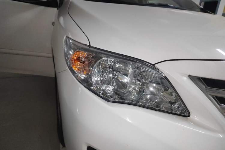 Used Toyota Corolla 2011 1.6L Automatic GL Right Front Headlight