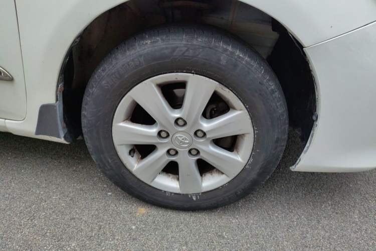 Used Toyota Corolla 2011 Commemorative Edition 1.6L Manual GL Right Front Wheel Hub