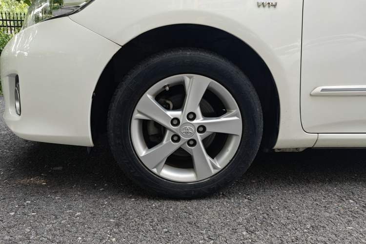 Used Toyota Corolla 2011 1.8L CVT GL-i Commemorative Edition Right Front Wheel Hub