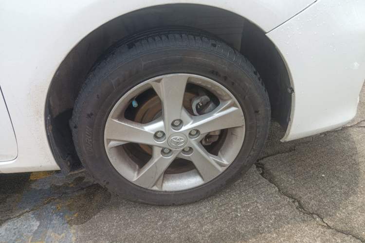Used Toyota Corolla 2011 1.8L CVT GL-i Right Front Wheel Hub