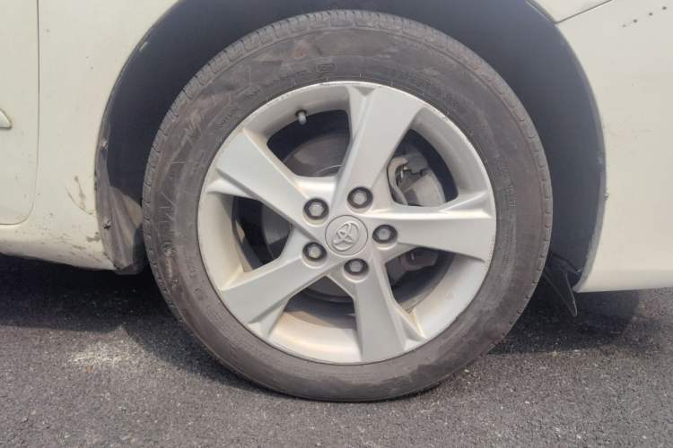 Used Toyota Corolla 2011 1.8L CVT GL-i Right Front Wheel Hub