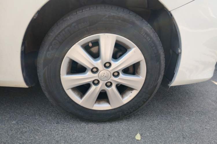Used Toyota Corolla 2011 1.6L Automatic GL Right Front Wheel Hub