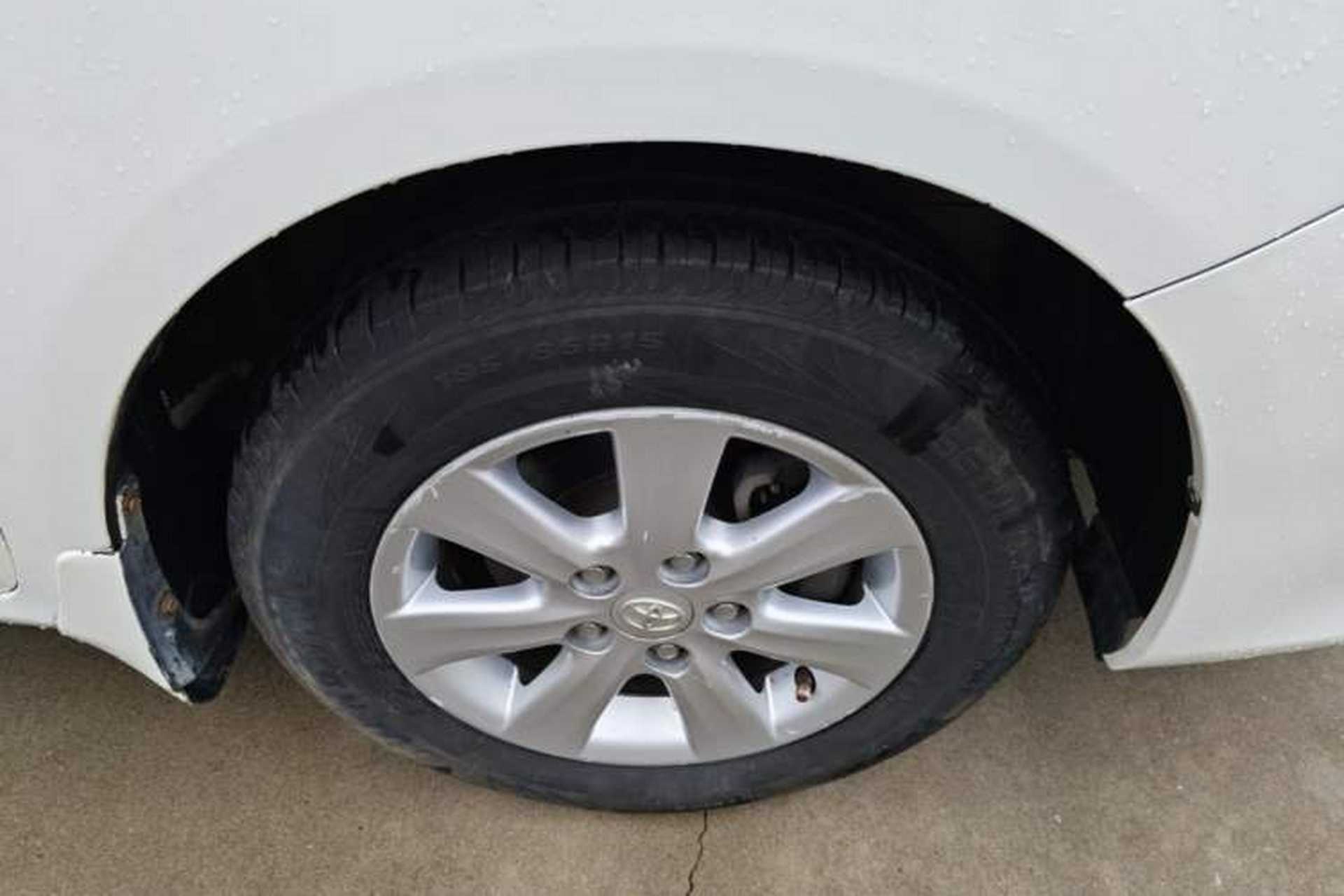 Used Toyota Corolla 2011 1.6L Automatic GL Right Front Wheel Hub