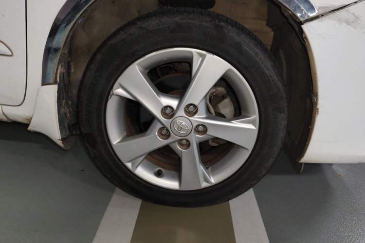 Used Toyota Corolla 2011 1.8L CVT GL-i Right Front Wheel Hub