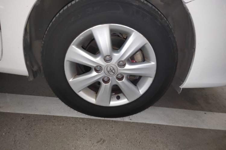 Used Toyota Corolla 2011 1.6L Automatic GL Right Front Wheel Hub
