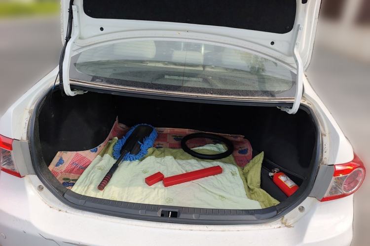 Used Toyota Corolla 2011 1.6L Automatic GL Sunroof Version Trunk
