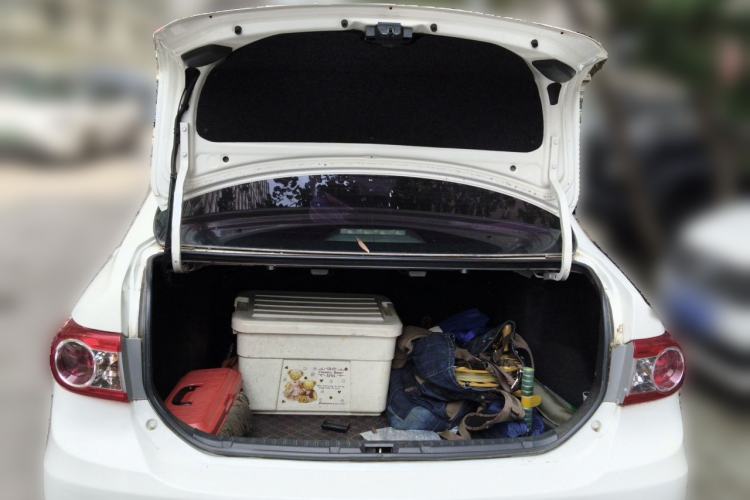 Used Toyota Corolla 2011 1.6L Automatic GL Sunroof Version Trunk