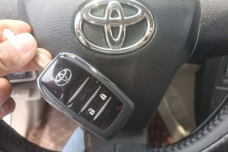 Used Toyota Corolla 2011 1.8L CVT GL-i Vehicle Key