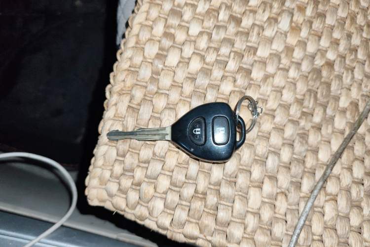 Used Toyota Corolla 2011 1.8L CVT GL-i Vehicle Key