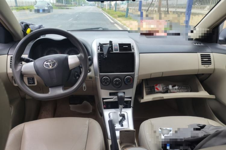 Used Toyota Corolla 2011 1.6L Automatic GL Center Console
