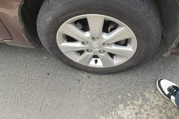Used Toyota Corolla 2011 1.6L Automatic GL Right Front Wheel Hub