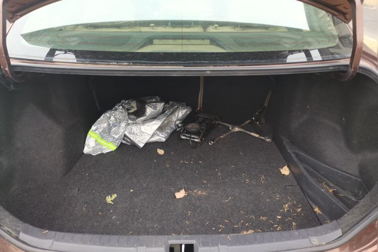 Used Toyota Corolla 2011 1.6L Automatic GL Trunk