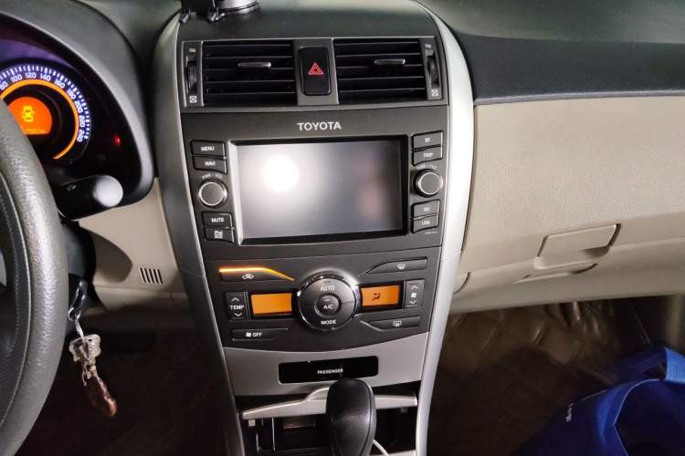Used Toyota Corolla 2012 Luxurious Edition 1.8L CVT GL-i Audio And AC Panel