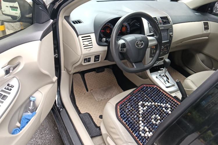 Used Toyota Corolla 2012 Luxurious Edition 1.8L CVT GL-i Driver Seat
