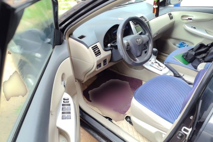 Used Toyota Corolla 2012 Luxurious Edition 1.6L Automatic GL Driver Seat