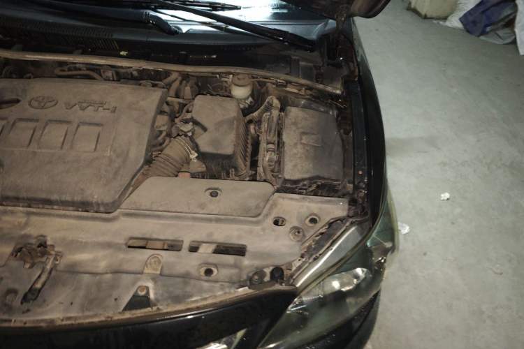 Used Toyota Corolla 2012 Luxurious Edition 1.8L CVT GL-i Engine Bay Left