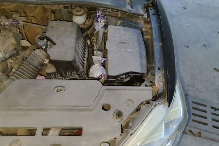 Used Toyota Corolla 2012 Luxurious Edition 1.6L Manual GL Engine Bay Left