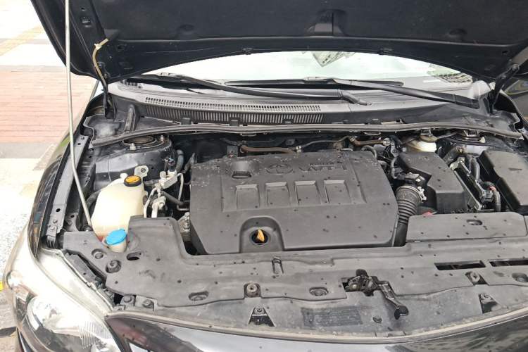 Used Toyota Corolla 2012 Luxurious Edition 1.8L CVT GL-i Engine Bay Right