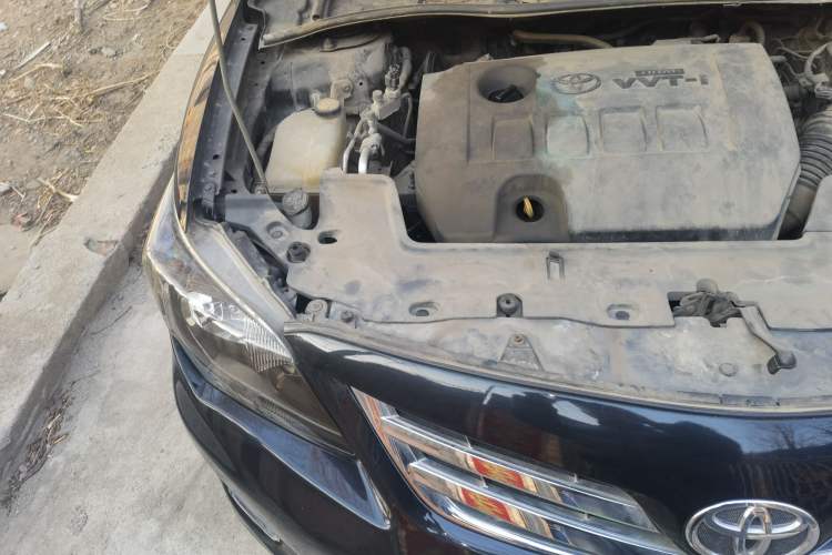 Used Toyota Corolla 2012 Luxurious Edition 1.6L Manual GL Engine Bay Right