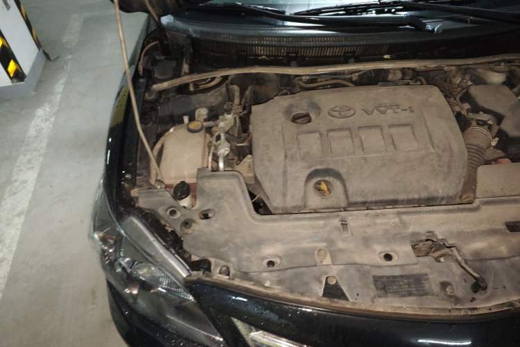 Used Toyota Corolla 2012 Luxurious Edition 1.8L CVT GL-i Engine Bay Right