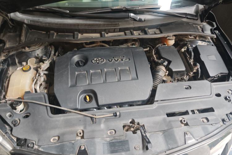 Used Toyota Corolla 2012 Luxurious Edition 1.8L CVT GL-i Engine Bay
