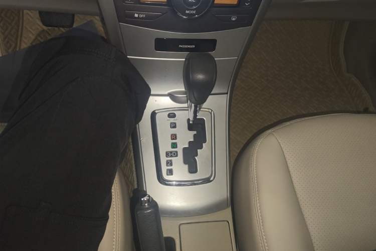 Used Toyota Corolla 2012 Luxurious Edition 1.6L Automatic GL Gear Lever