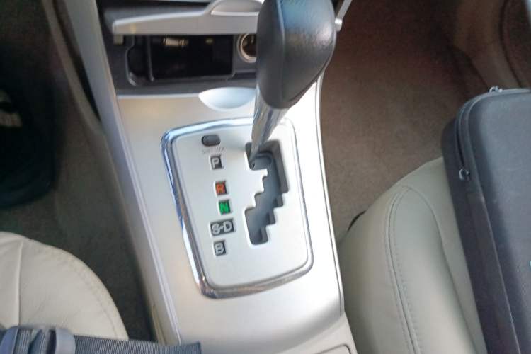 Used Toyota Corolla 2012 Luxurious Edition 1.8L CVT GL-i Gear Lever