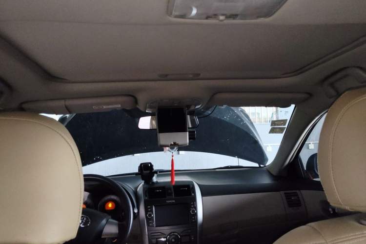 Used Toyota Corolla 2012 Luxurious Edition 1.8L CVT GL-i Headliner