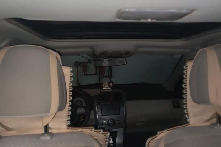 Used Toyota Corolla 2012 Luxurious Edition 1.6L Automatic GL Headliner