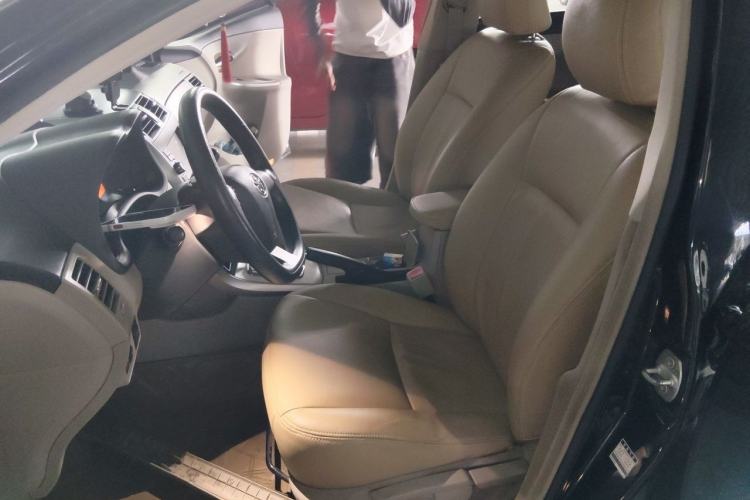Used Toyota Corolla 2012 Luxurious Edition 1.8L CVT GL-i Left Front Seat
