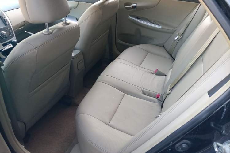Used Toyota Corolla 2012 Luxurious Edition 1.8L CVT GL-i Left Rear Seat