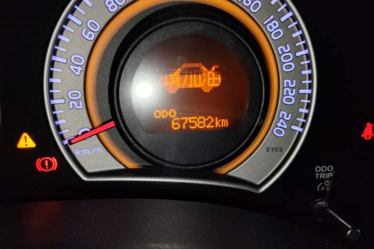 Used Toyota Corolla 2012 Luxurious Edition 1.8L CVT GL-i Odometer Close Up
