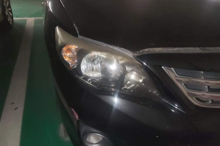 Used Toyota Corolla 2012 Luxurious Edition 1.6L Automatic GL Right Front Headlight