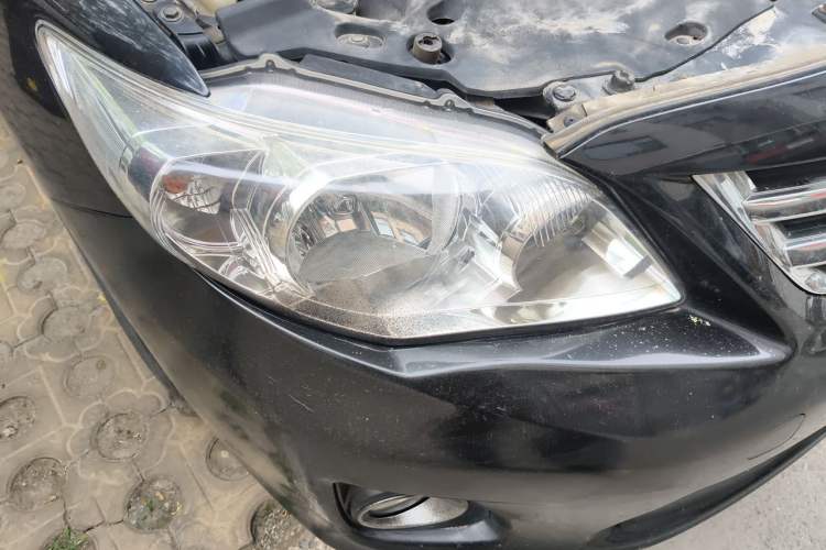 Used Toyota Corolla 2012 Luxurious Edition 1.6L Manual GL Right Front Headlight