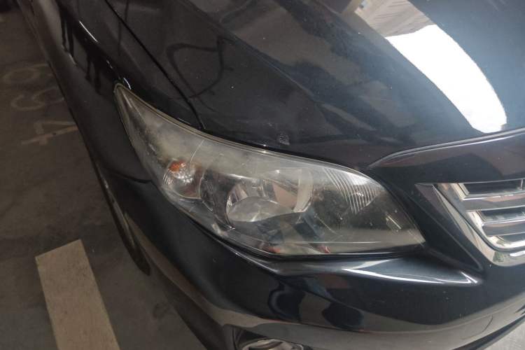 Used Toyota Corolla 2012 Luxurious Edition 1.8L CVT GL-i Right Front Headlight