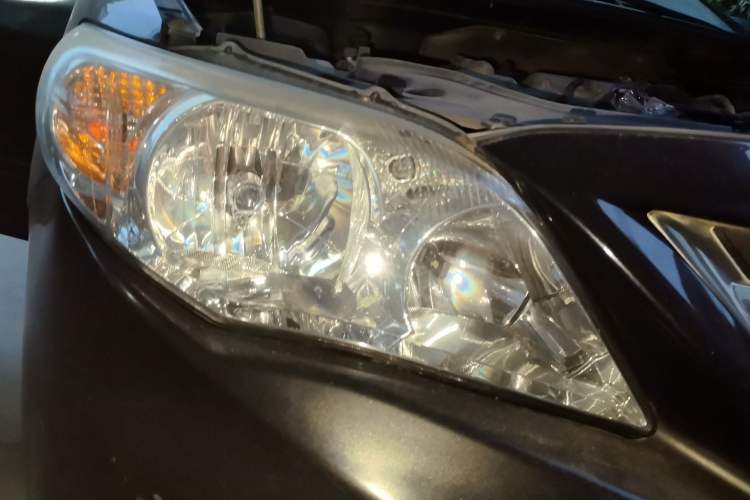 Used Toyota Corolla 2012 Luxurious Edition 1.6L Manual GL Right Front Headlight