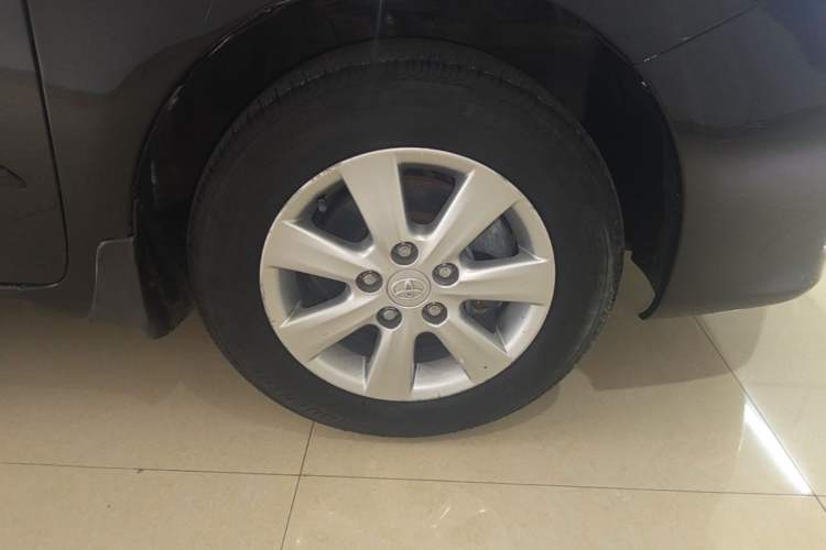 Used Toyota Corolla 2012 Luxurious Edition 1.6L Automatic GL Right Front Wheel Hub