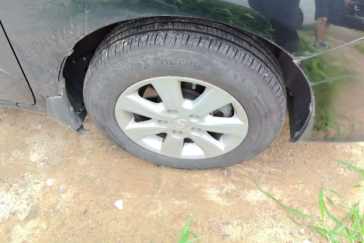 Used Toyota Corolla 2012 Luxurious Edition 1.6L Automatic GL Right Front Wheel Hub