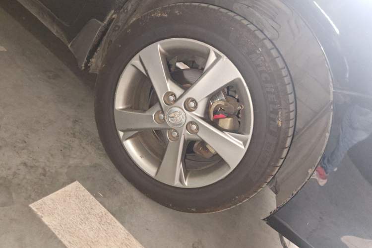 Used Toyota Corolla 2012 Luxurious Edition 1.8L CVT GL-i Right Front Wheel Hub