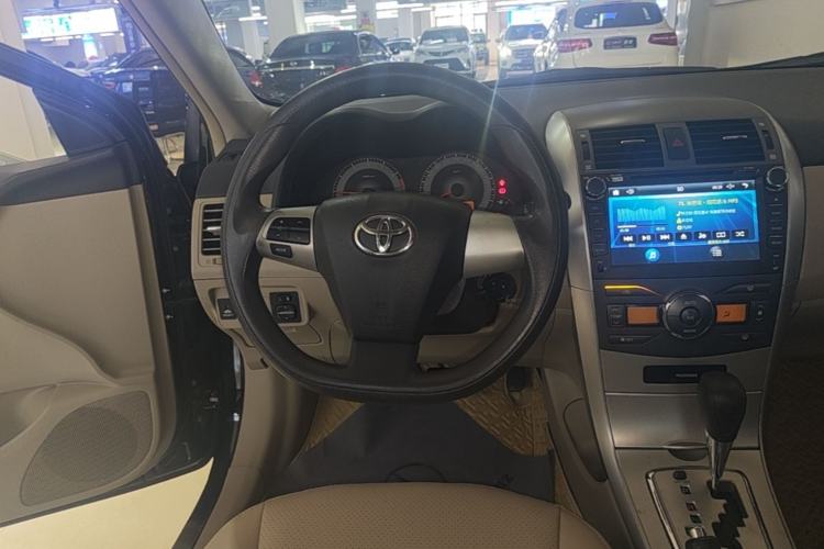 Used Toyota Corolla 2012 Luxurious Edition 1.6L Automatic GL Steering Wheel