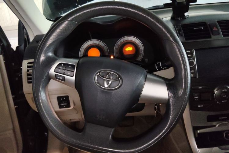 Used Toyota Corolla 2012 Luxurious Edition 1.8L CVT GL-i Steering Wheel