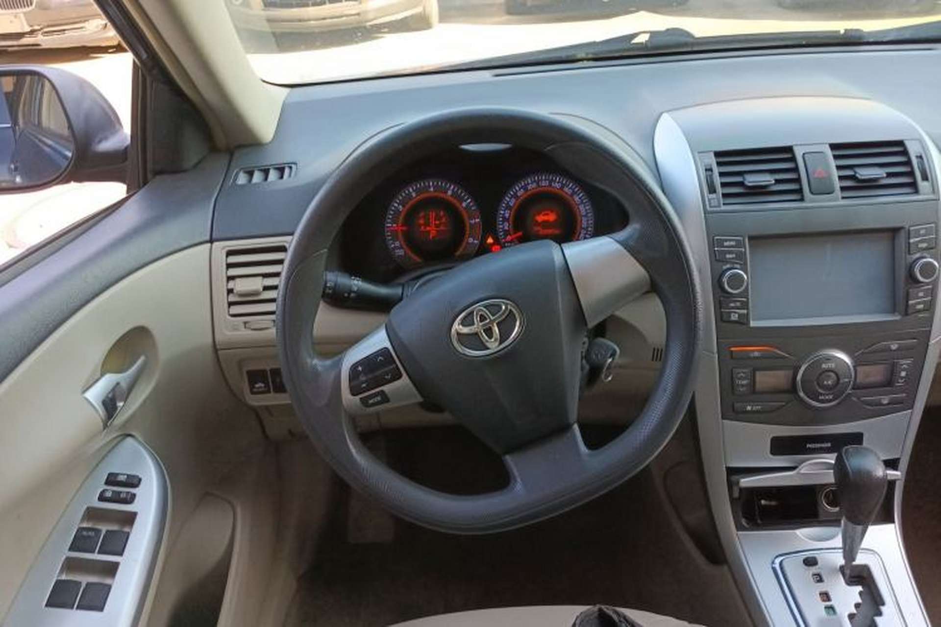 Used Toyota Corolla 2012 Luxurious Edition 1.8L CVT GL-i Steering Wheel