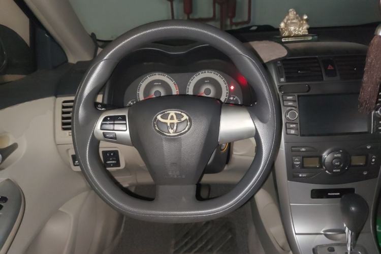 Used Toyota Corolla 2012 Luxurious Edition 1.6L Automatic GL Steering Wheel