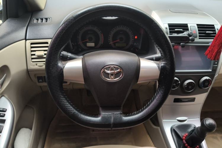Used Toyota Corolla 2012 Luxurious Edition 1.6L Manual GL Steering Wheel