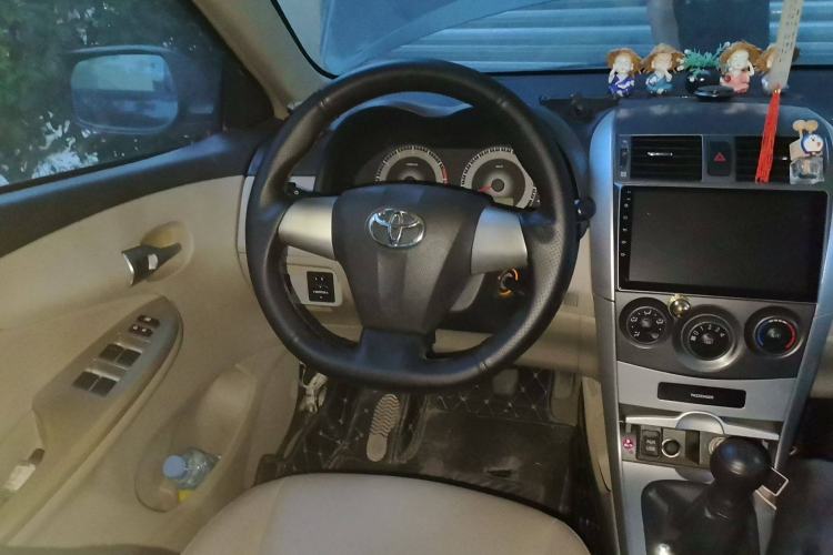 Used Toyota Corolla 2012 Luxurious Edition 1.6L Manual GL Steering Wheel