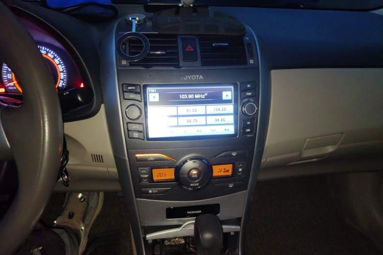Used Toyota Corolla 2012 Luxurious Edition 1.8L CVT GL-i Audio And AC Panel