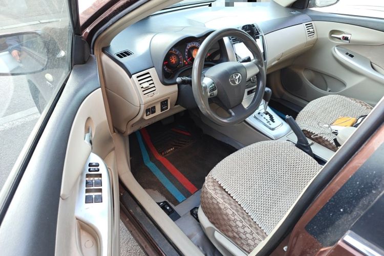Used Toyota Corolla 2012 Luxurious Edition 1.8L CVT GL-i Driver Seat